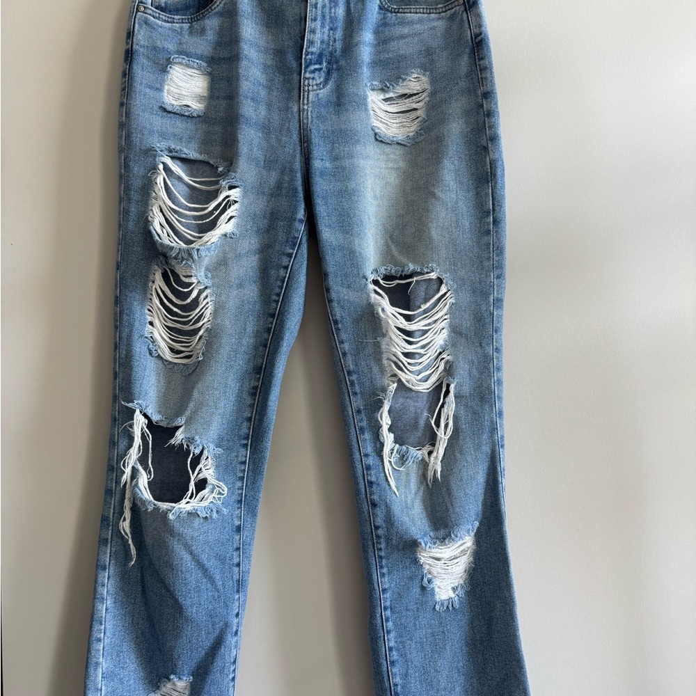 Refuge 90s Straight Vintage High Rise Distressed Jeans